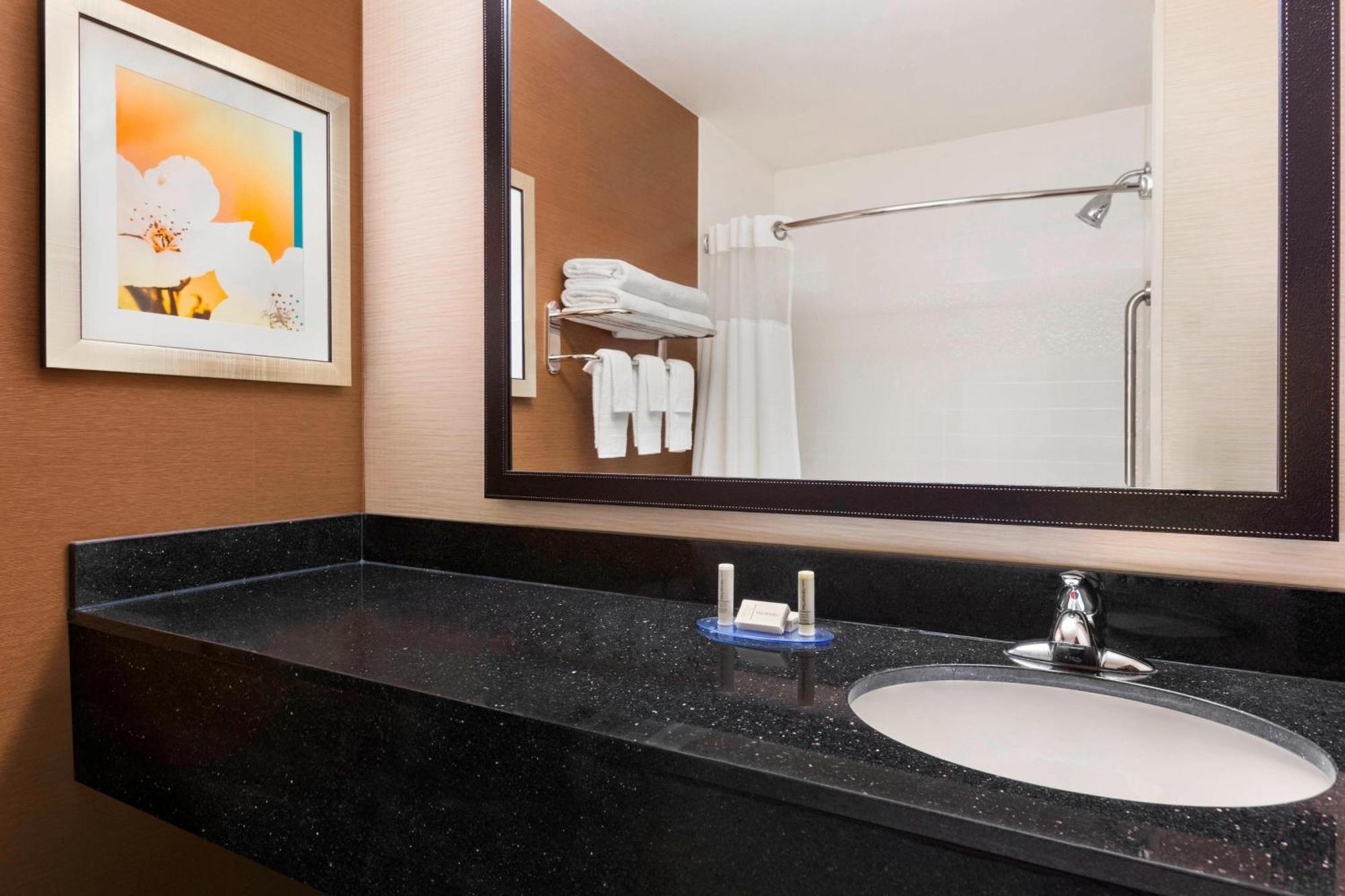 Hotel Fairfield & By Marriott 3*